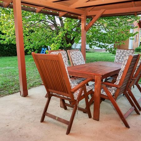 Cseresznyes Apartman Berekfürdő Bagian luar foto
