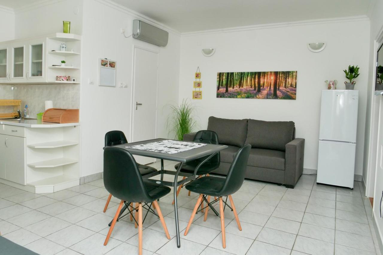 Cseresznyes Apartman Berekfürdő Bagian luar foto