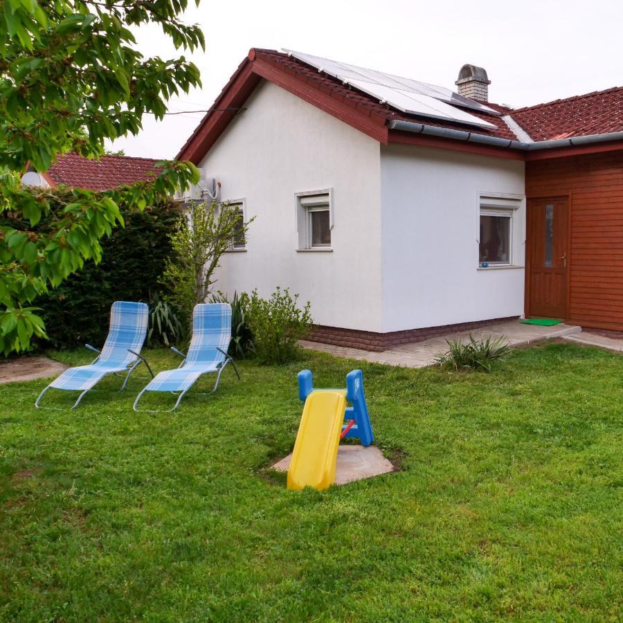 Cseresznyes Apartman Berekfürdő Bagian luar foto